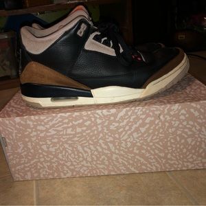 **FREE SHIPPING** Jordan 3 desert elephants men’s size 11.5 - GOOD CONDITION